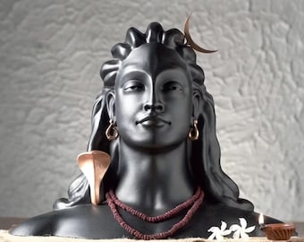 Estatua Adiyogi Isha. Fuente del Yoga.