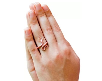 Anello Isha in rame consacrato a forma di serpente.