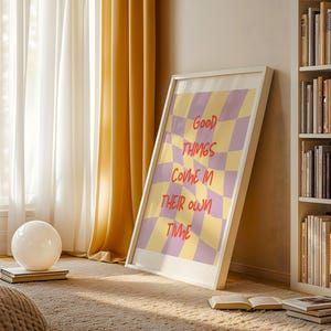 Poster con messaggio positivo – immagine murale con frase motivazionale | Tipografia idea regalo | Arte murale minimalista per la casa | Viola | Giallo