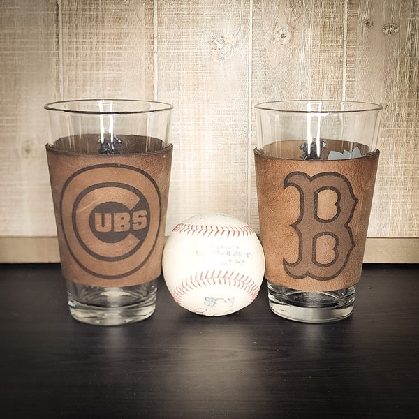 Custom premium leather pint sleeve - Custom Engraved Beer Glass Holder- Leather pint glass cover - Personalized Pint glass - Gifts for men