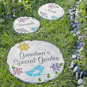 Personalized Mosaic Garden Stepping Stone - For Grandma - For Mom – For Families - Stones Are Available in 2 Sizes