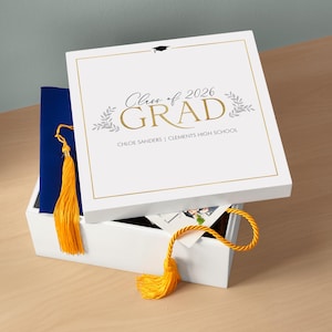 Personalized Wood Graduation Keepsake Box – Class of 2026, Memento Storage