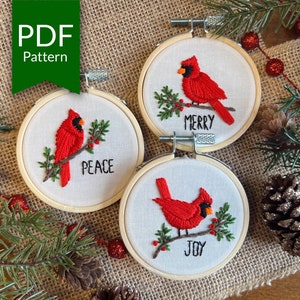 3 Kardinäle Stickmuster | Weihnachten Stickmuster | Frieden | Fröhlich | Freude | Einfache Handgemachte Weihnachtsgeschenk Ornament | Wintervogel