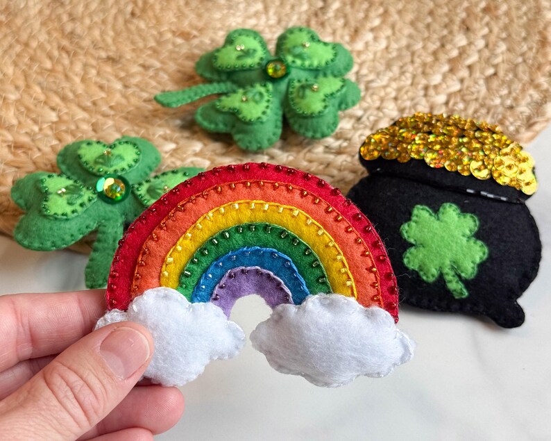 St Patricks Day Garland Craft Kit Shamrock Rainbow Pot Of Gold Etsy st-patricks-day-garland-craft-kit-shamrock-rainbow-pot-of-gold-etsy