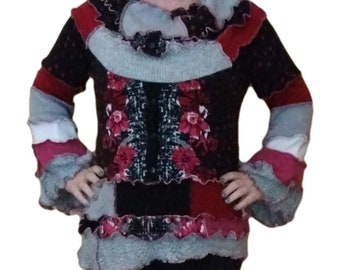 Katwise-inspired sweater pullover medium, "Queen of Hearts"