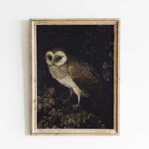 Impresión vintage de búho, ilustración de pájaro antiguo, arte mural de bosque melancólico, decoración de animales oscuros, búho en el bosque, impreso por Hartsholme Prints