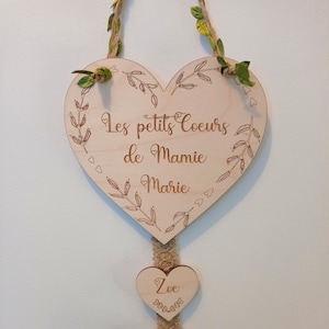 Pancarte Mamie petits coeurs plaque d'arbre généalogique personnalisé, signe de nom de famille, fête des grand-mères, cadeau mamie image 1