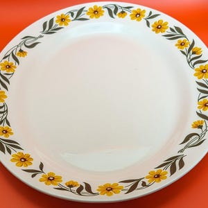 14" Homer Laughlin Yellow Daisy Platter Serving Plate