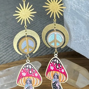 Mushroom earrings, hippie mushroom earrings, mushroomcore, mushroom dangle earrings, hippie