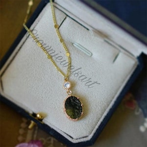 Colgante de moldavita cruda: collar de cristal curativo de plata de ley 925