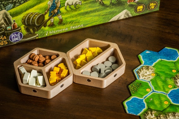 4 x Hexagonal wooden magnetized boardgame trays