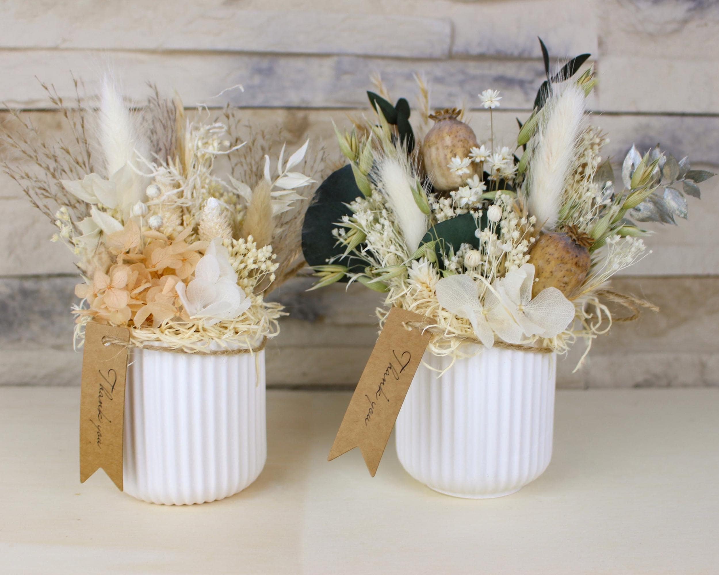 Gesteck aus Trockenblumen | Trockenblumengesteck Tisch | Trockengesteck Eukalyptus | Tischdekoration Hochzeit | Trockenblumen im Topf
