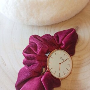 Montre femme, montre tissu, montre chouchou, scrunchie velours bordeaux