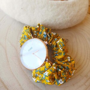 Montre femme, montre tissu, montre chouchou, scrunchie liberty jaune