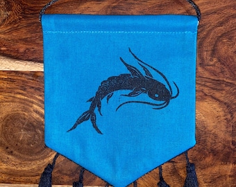 Mini pancarta con borlas de bagre: cosida e impresa a mano