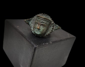 Antique ring, Buddha Ring Ghandra art, Collectioner piece  Ghandara Civilization Old Buddha Bronze Head Antique Ring