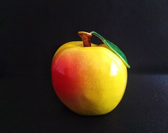 Yellow liquid apple, cast (porcelain)