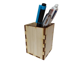 Pennenhouder - houten kist met individuele gravure