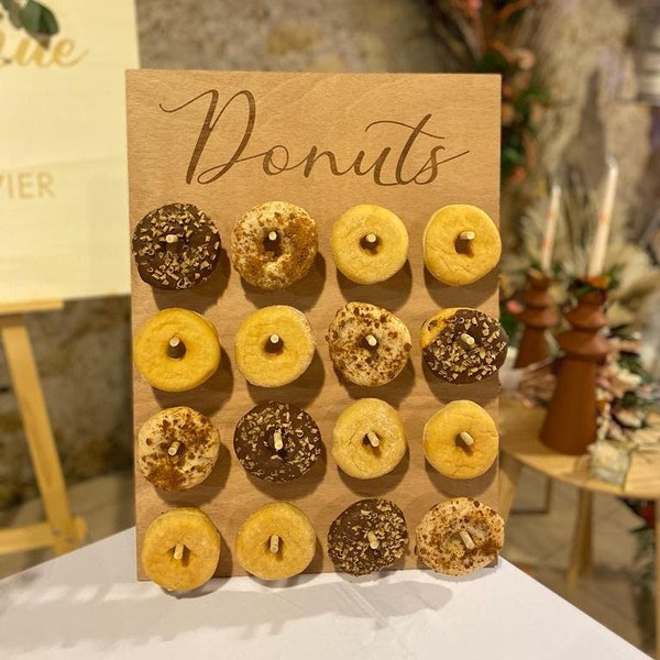 Support de présentation en bois pour Donuts