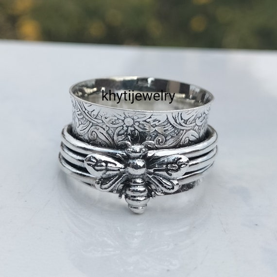 Etsy bee hotsell ring