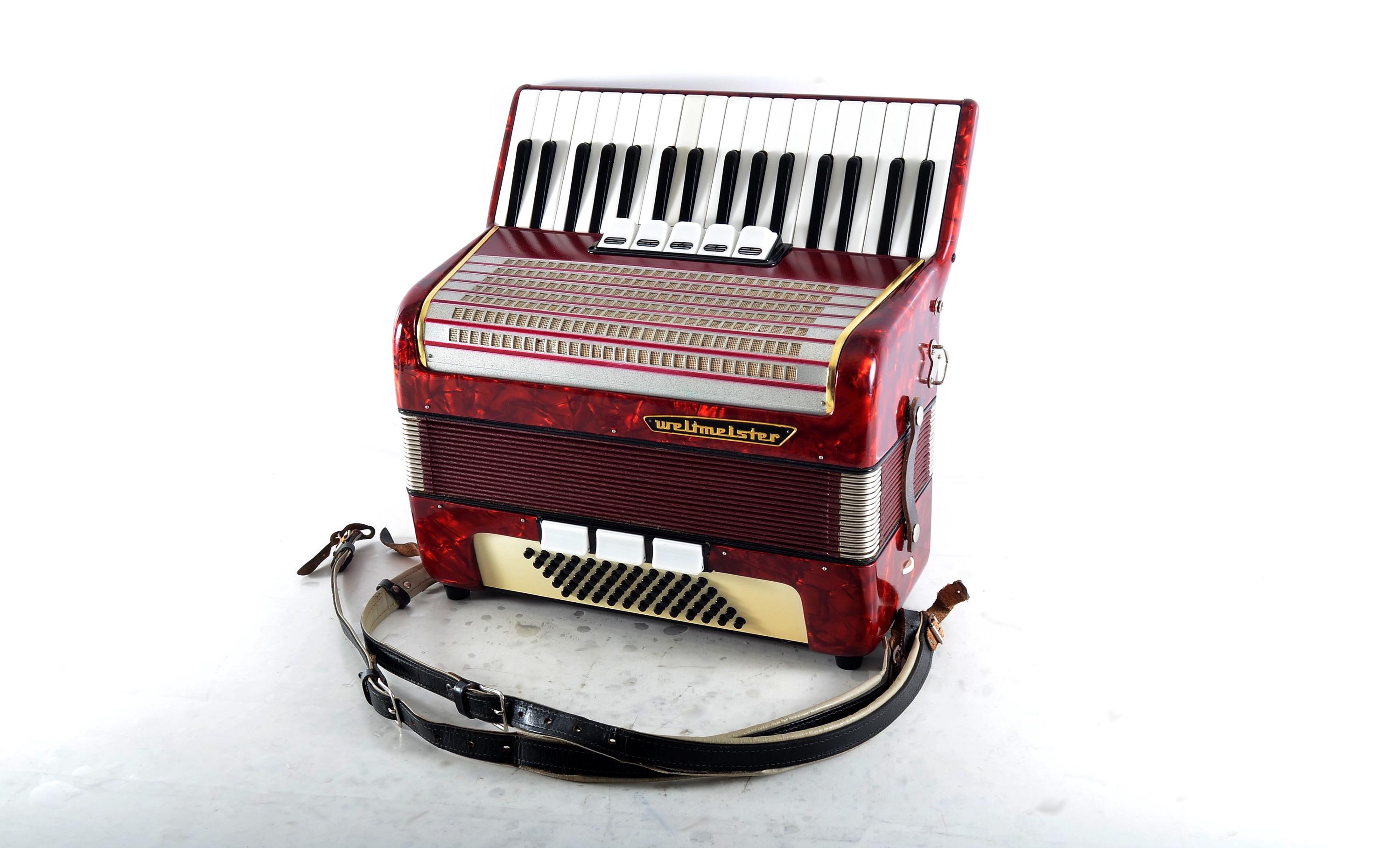 Vintage German Weltmeister Piano Accordion – 60 Bass, 8 Registers