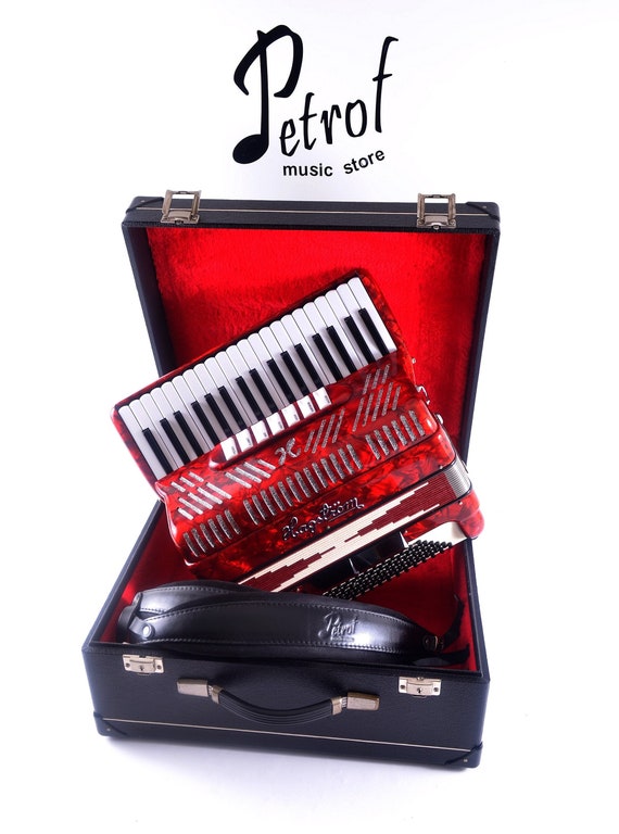 Rare TOP Italian Made Lightweight Accordion UNIVERSAL Rare TOP Italian Made Lightweight Accordion UNIVERSAL