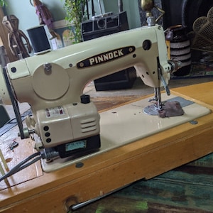 Roly Poly Workshop: Vintage White Brand Sewing Machine Teal Model # SZ-230
