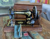 Singer 28K Hand Crank Sewing Machine