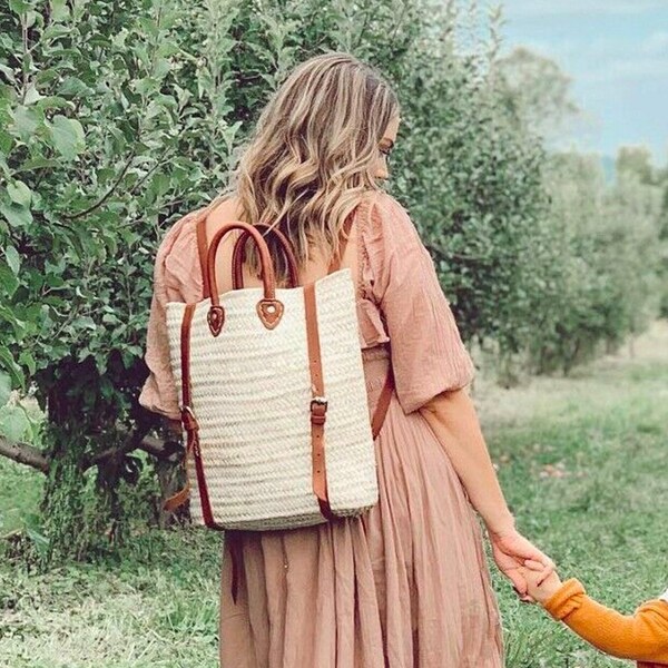 picnic basket Backpack with a leather fruit basket, beach backpack, french market basket, basket backpack, french market bag, woven backpack