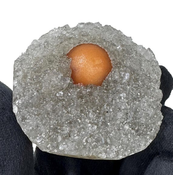 インド産MMクォーツマトリックス上のオレンジフローライト岩石、結晶