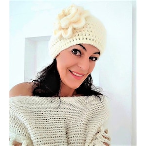 Cute Crochet Beanie Pattern Hat Winter Flower, Chunky Yarn