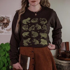 Frog Sweatshirt Frog Sweater Whimsigoth Clothing Cottage Core Sweatshirt Goblincore Sweater Man I Love Frogs Dark Academia Sweatshirt Dark Dark Chocolate