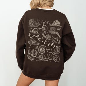 ゴブリンコア スネイル スウェットシャツ スネイル シャツ スネイル シャツ ゴブリンコア シャツ 昆虫 シャツ ダーク コテージ コア 服 ウィムシゴス 服 エコロジー