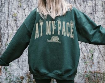 Suéter Goblincore, sudadera con caracol, camisa Goblincore, camisa con caracol, camisa con caracoles, regalos con caracoles, camisa Whimsigoth, camisa Dark Cottage Core, camisa verde