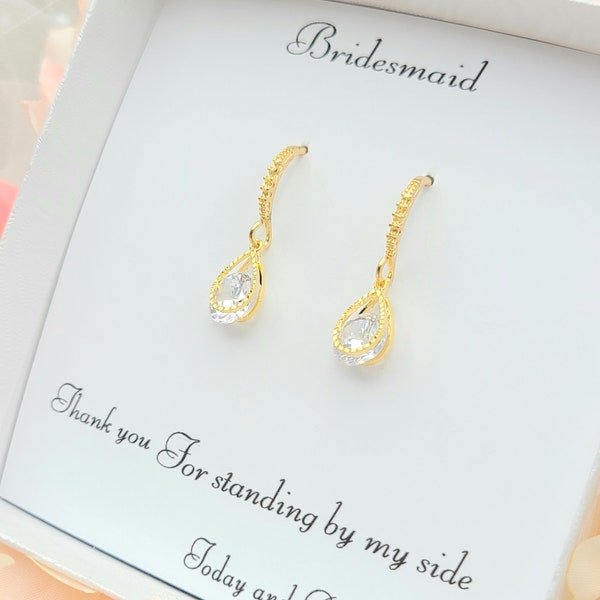 Goldr  Clear Tear Drop  Earring. Gold Clear TearDrop Earring .  Gold Clear Earring .Bridesmaid Trardrop Earring. Maid of honor Earring.