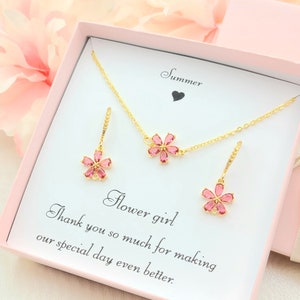Flower girl gift. Flower Necklace , Earring. Flower Girl Necklace.  Daisy Necklace and Earring Bridesmaid gift.