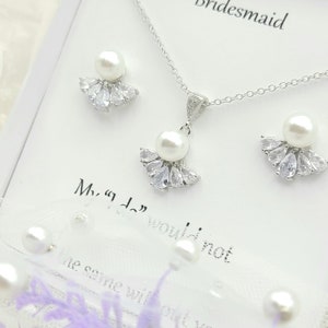 Cubic zirconia Pearl Earring. Bridesmaid PearNecklace & Earring Set. Silver 8mm Pearl With Cubic Zirconia Necklace Earring Set.