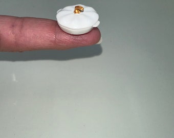 Miniature 1:12 Scale Covered Pumpkin Pie Dish with Removable Top!