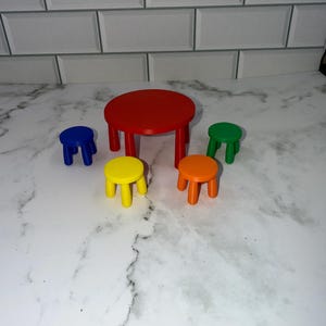 Miniature Kid’s Table and Chair Set for Dollhouse