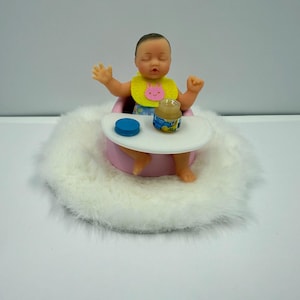 Miniature Baby/Infant Floor Seat/Bumbo with Removable Tray