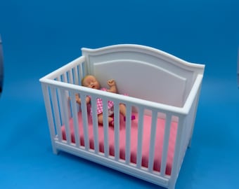 Maoww Mini Berceau Lit Maison de Poupée Jouet Meubles Accessoires Maison de Poupée Jouet Miniature en Plastique pour Filles Couleur Aléatoire Maoww Mini Berceau Lit Maison de Poupée Jouet Meubles Accessoires Maison de Poupée Jouet Miniature en Plastique pour Filles Couleur Aléatoire
