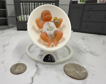 Columpio de bebé en miniatura para casa de muñecas o muñecas pequeñas de silicona