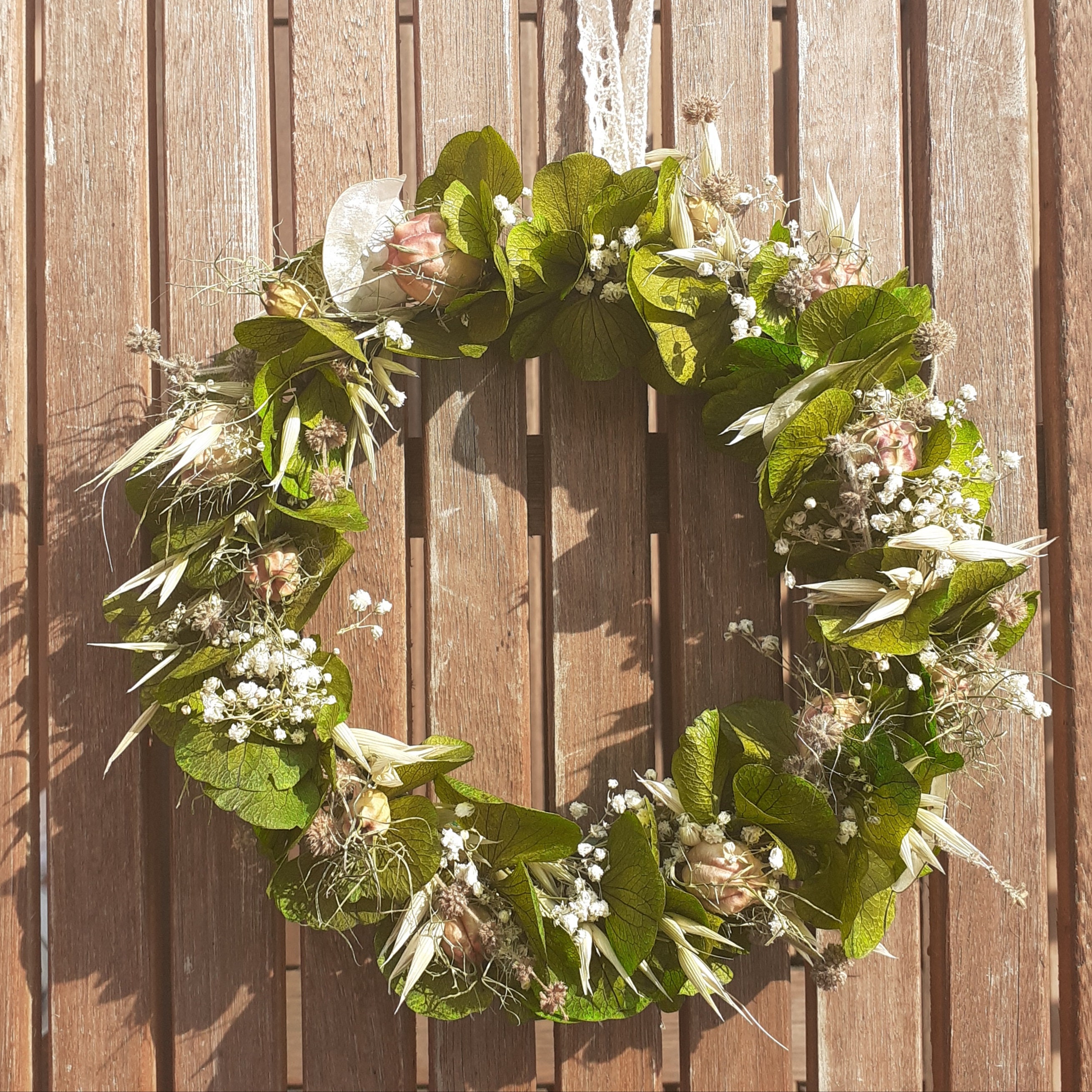 Couronne de Fleurs Séchées à Suspendre