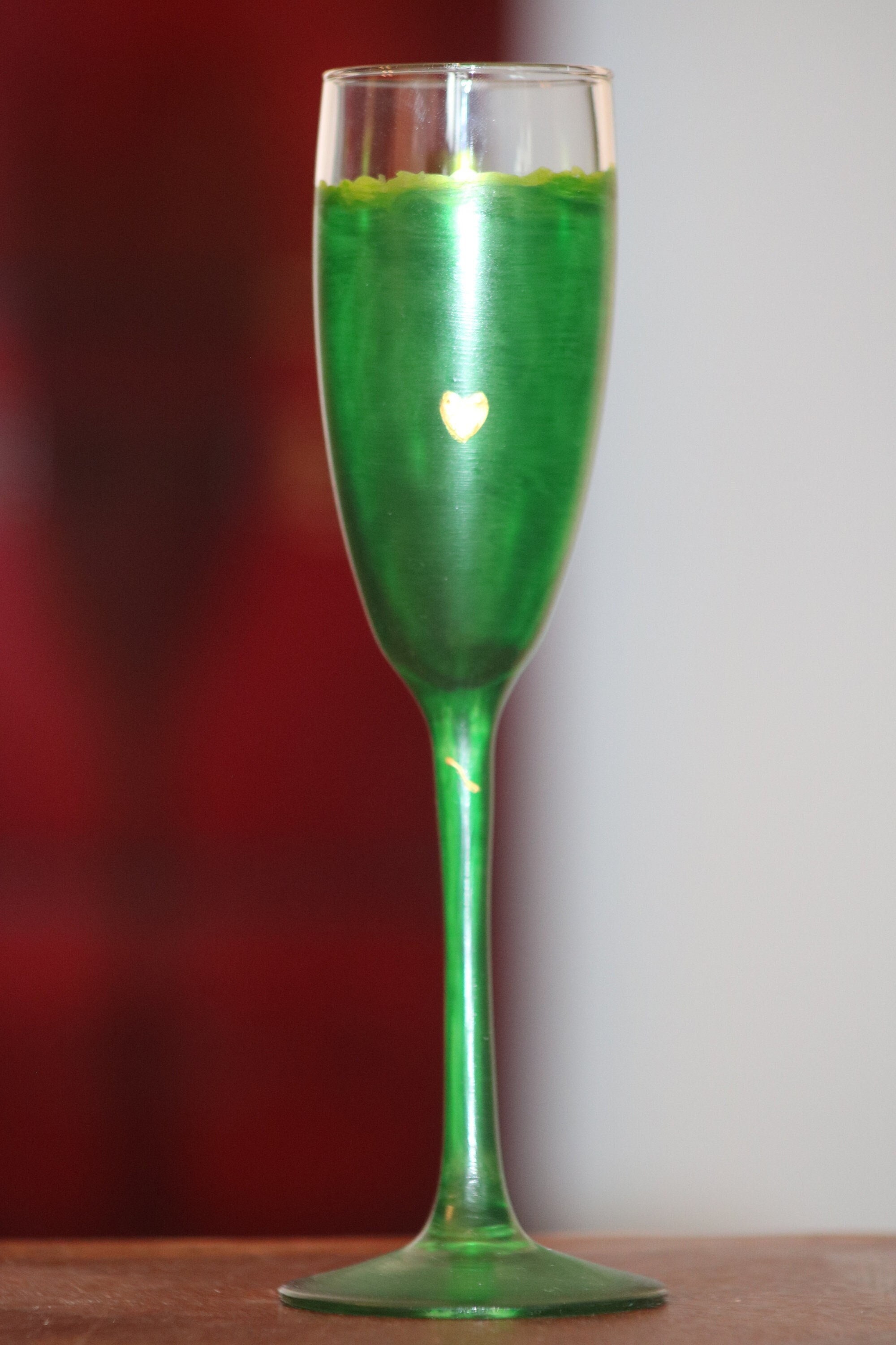 Flûte à Champagne Verte Décorée d'un Coeur Doré