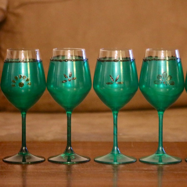 Set de 6 verres à vin peint à la main d'un beau vert oriental