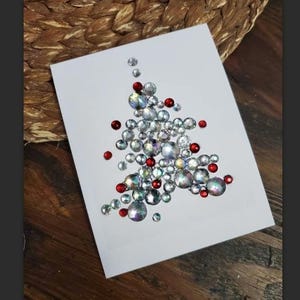 Weihnachtskarte, Tannenbaum aus Acryl mit Edelsteinen/Perlen, innen ""Joy, Peace, Love"", handgemacht."