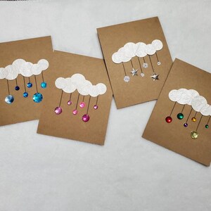 Nieuwe Baby Card / Babyshower kaart, "Welkom op de wereld, kleintje!", Handgemaakte ambachtelijke papieren kaart, met acryl edelstenen / kralen.