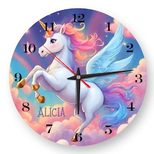 Personalisierte Einhorn Wanduhr: Stille Kinderzimmer Dekor, Regenbogen Design