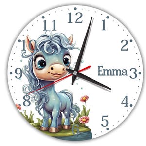 Kinderzimmer Wanduhr, personalisierte Kinder Wanduhr mit niedlichem Pferd Design