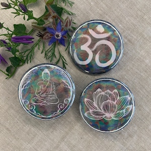 Magnet | Set | Button | Lotus | Buddha | OM | Pinnwand | Zettelhalter | Achtsamkeit | Leben | spiritueller Weg | Harmonie in Deinem Zuhause